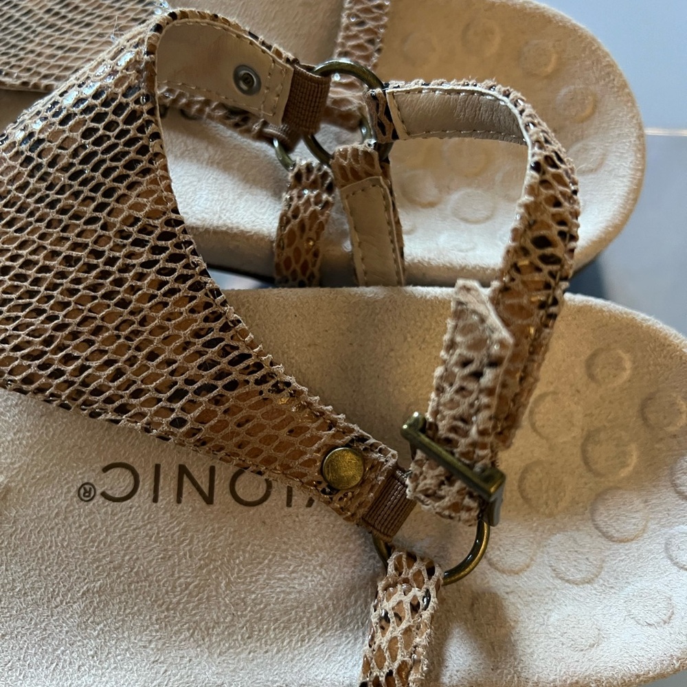 Vionic Sandals - Size 9 - New Without Tags! - image 5